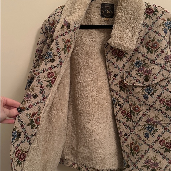 Floral Tapestry Jacket with Cream Sherpa - Picture 5 of 6